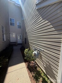 Building Photo - 6 Boyard Ct
