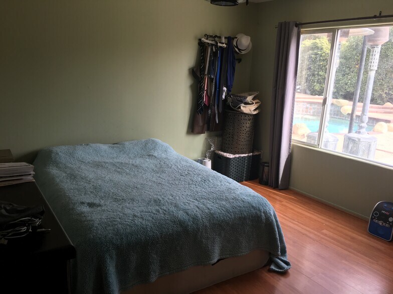 Building Photo - 12766 Jolette Ave