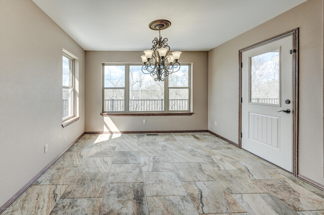 Building Photo - 117 Briarbrook Dr