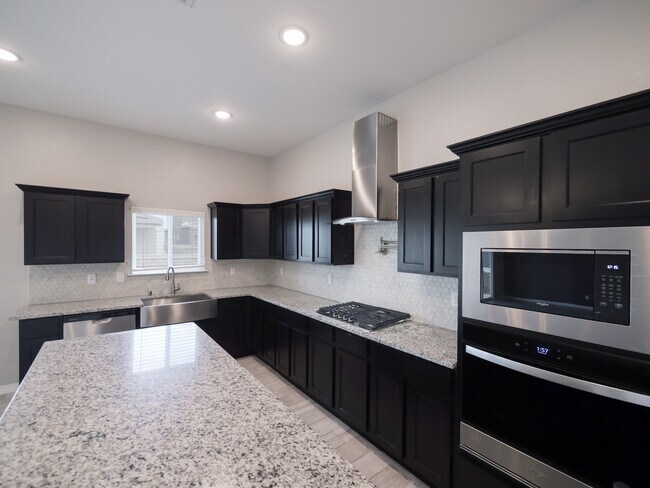 Building Photo - 905 Gulf Streams Ave