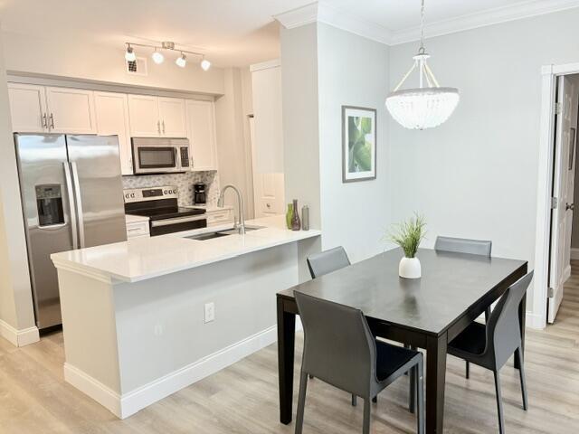 Building Photo - 630 S Sapodilla Ave