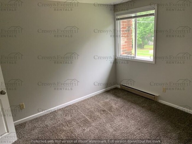 Building Photo - Cozy 1 Bedroom Apt With Balcony