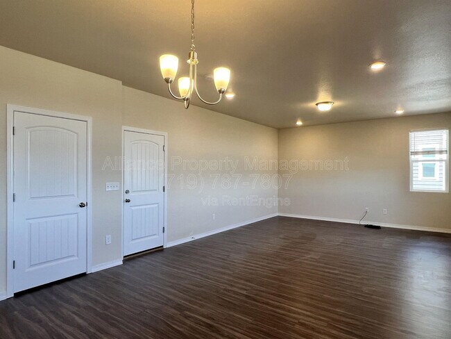 Building Photo - 10051 Ledgestone Terrace