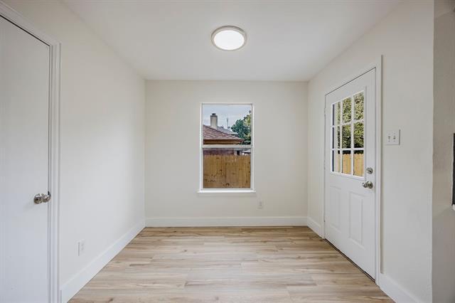 Building Photo - 907 Yellowstone Dr