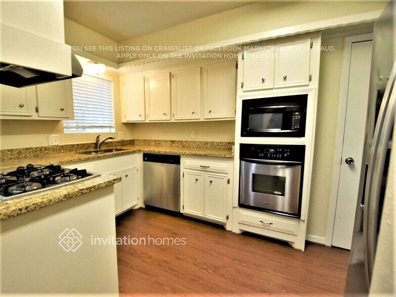Building Photo - 210 Blue Ridge Dr