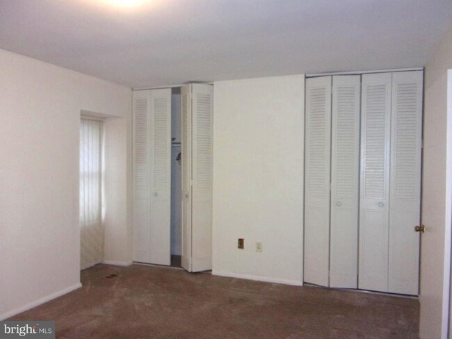 Building Photo - 48 Chelsea Cir