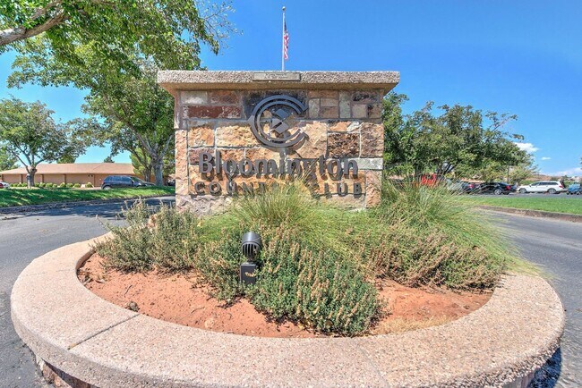 Building Photo - LUXURY GOLF COURSE CONDO - FULLY FURNISHED