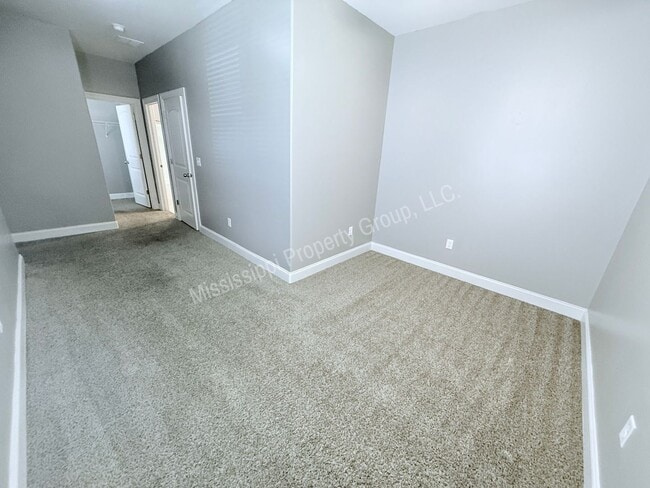 Building Photo - 4BR/4.5BA Stand Alone Unit For Rent