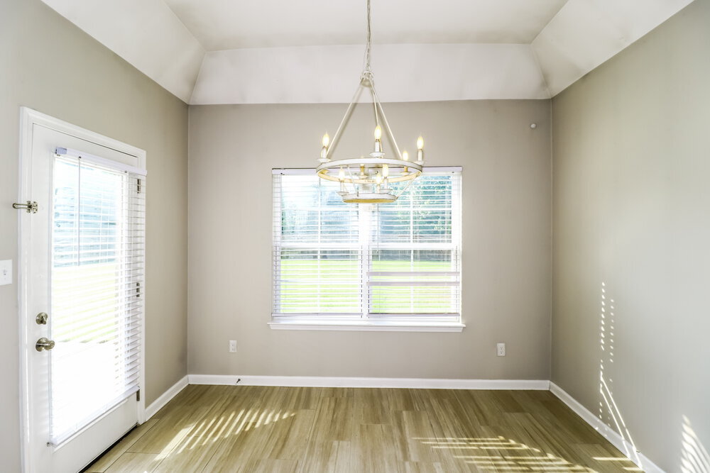 Building Photo - 3835 Dawnwood Cir W