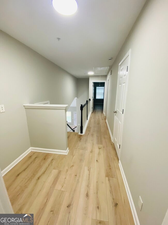 Building Photo - 124 Granite Way