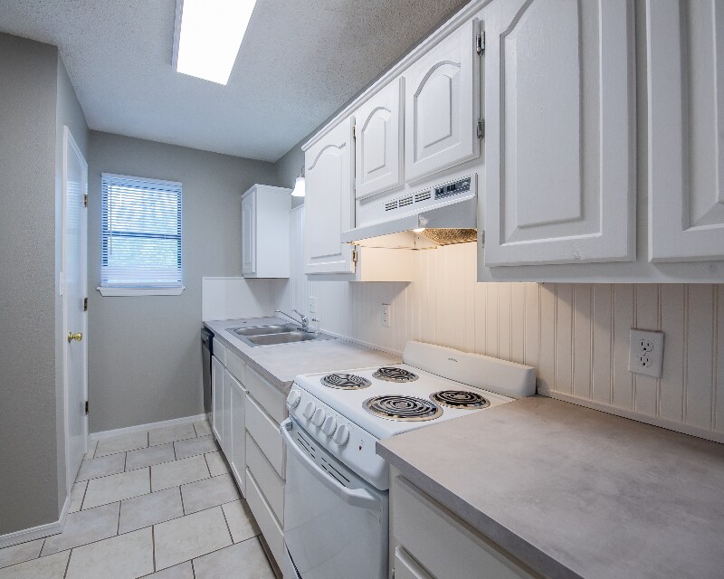 Building Photo - 2305 E Kantz Cove