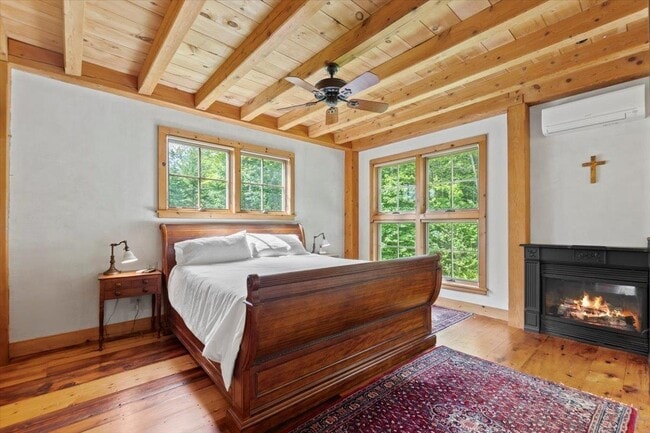 Building Photo - 36 Moses Pond Rd