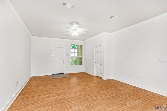 Building Photo - 900 Dean Lee Dr