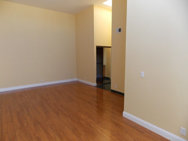 Building Photo - 524 Shorebird Cir
