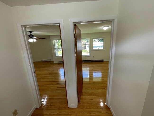 Building Photo - 20 A St