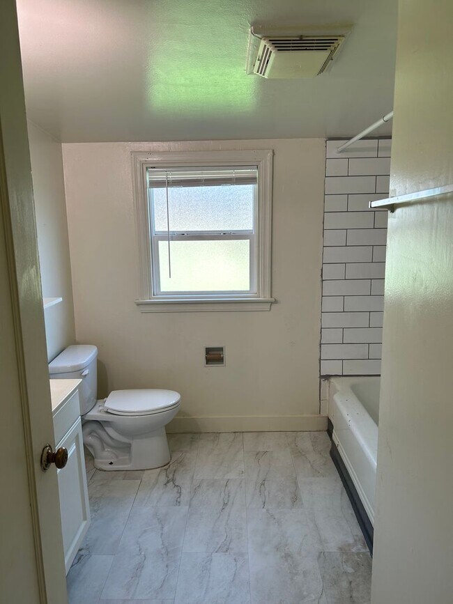 Building Photo - 3 Bedroom on large corner lot!