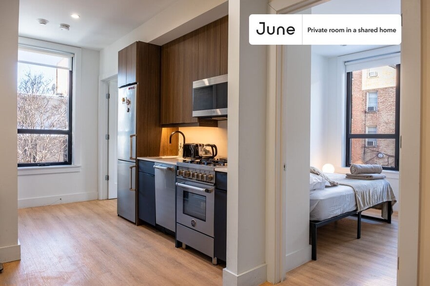 Building Photo - Room in Shared 4 bed/2 bath home in Dupont Circle