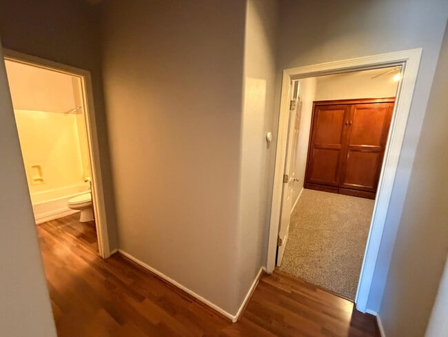 Building Photo - 6348 W Pontiac Dr