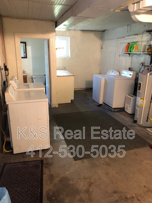 Building Photo - 5833 Madison Ave