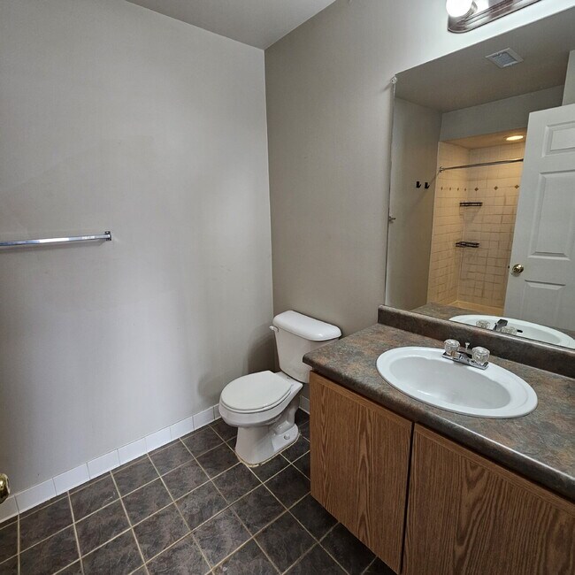 Building Photo - 2 Bedroom, 2 Bathroom Condo with Attached Garage, Private Patio, Clubhouse, Pool, Close to Expres...