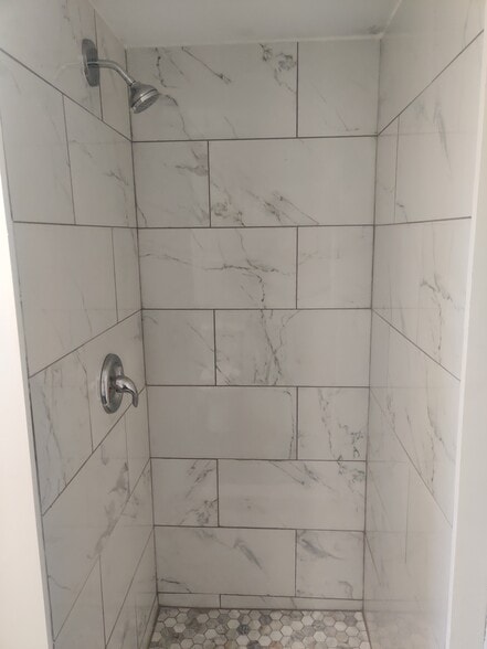 Building Photo - 37 Whitehall Rd