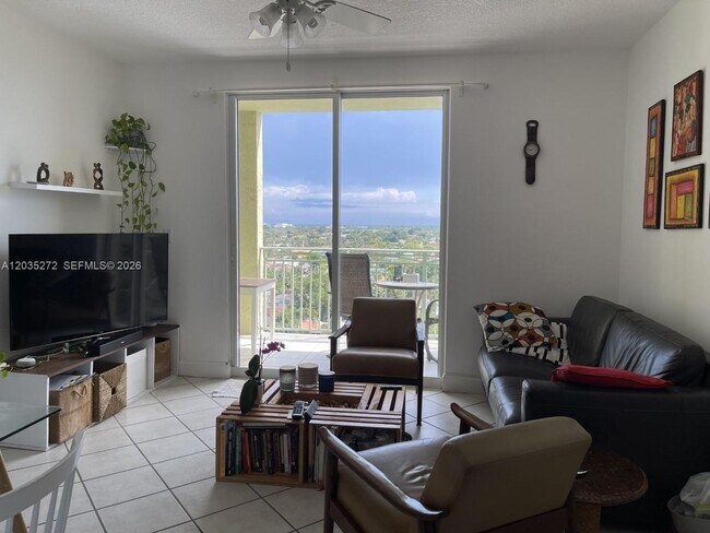 Building Photo - 3500 Coral Wy