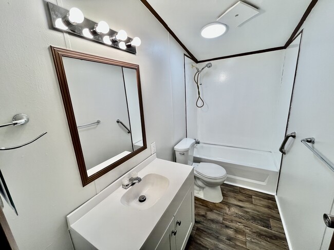 Building Photo - 2500 Gail Helen Ct
