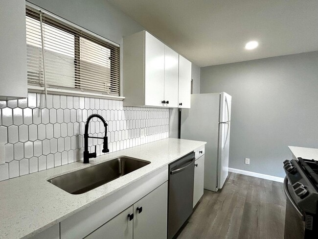 Building Photo - 3304 Tom Green St