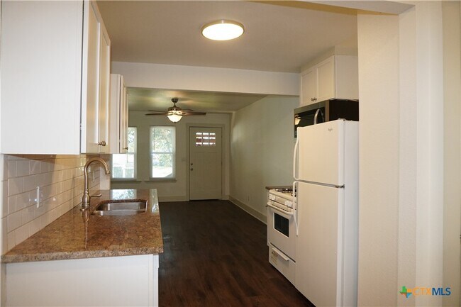 Building Photo - 1019 Haynes St