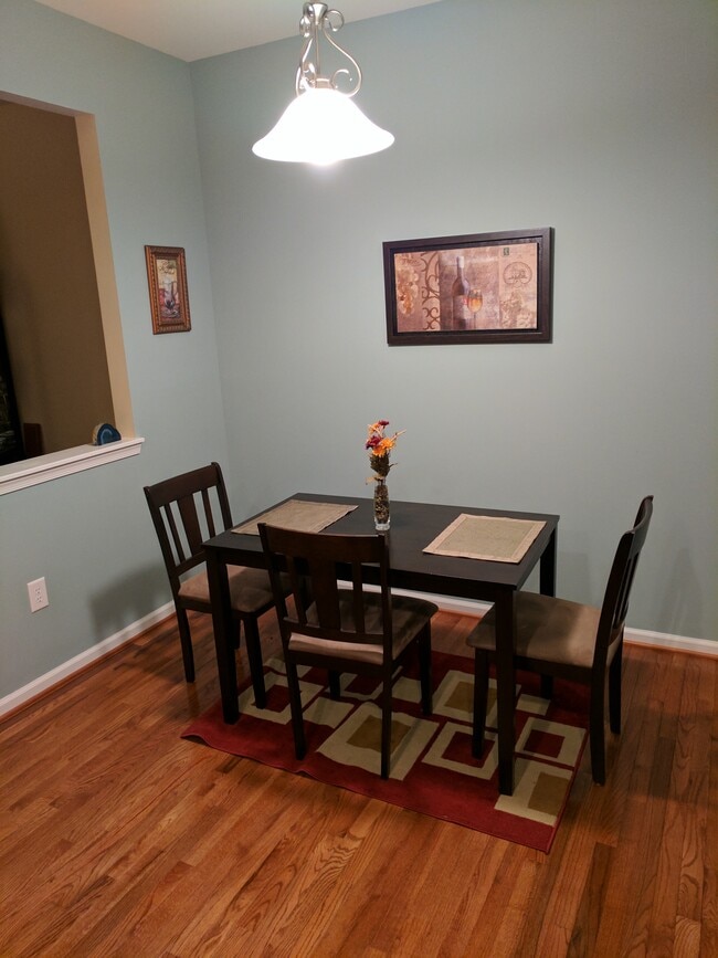 Building Photo - 850 Rockcreek Rd