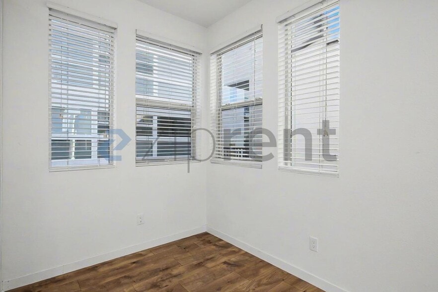 Building Photo - 450 Crate Ave