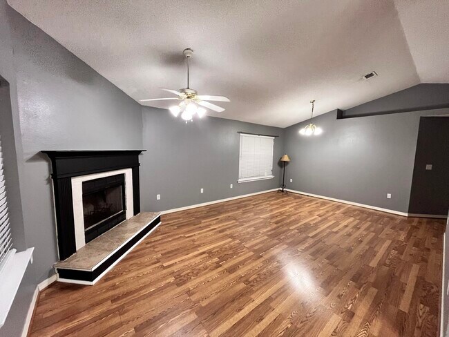 Building Photo - 431 Pristine Water Ln