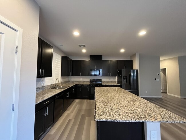 Building Photo - 9742 Zircon Cliff Ave