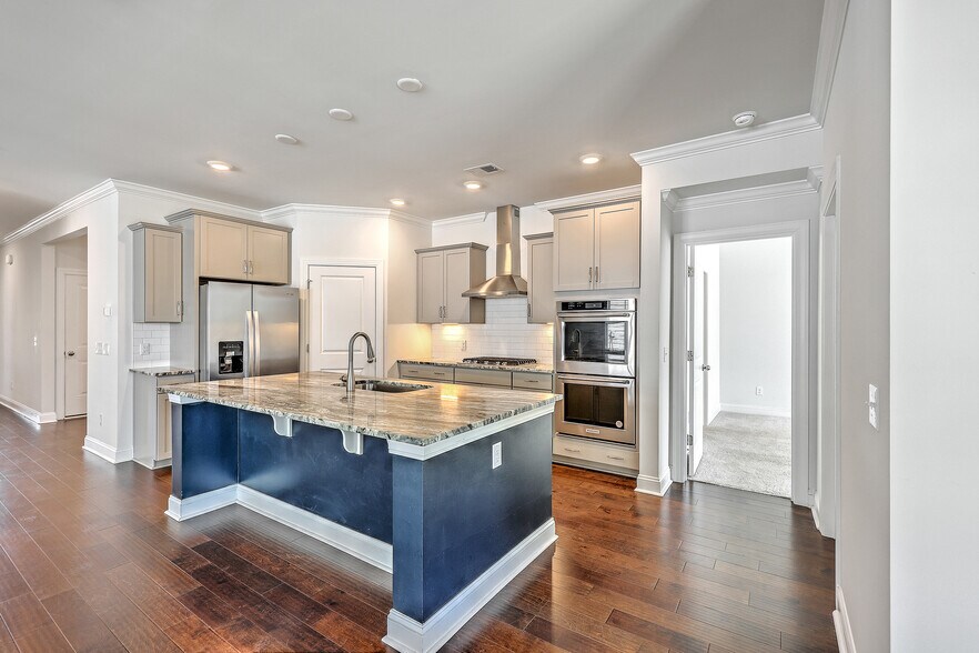 Building Photo - 316 Long Pier St