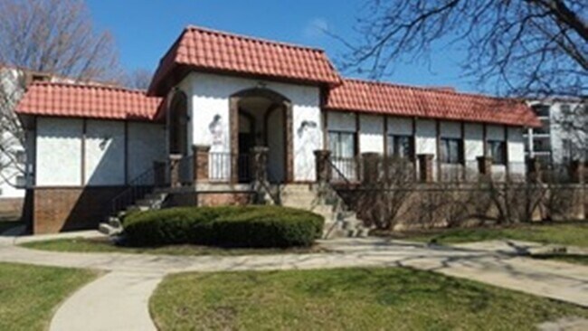 Clubhouse - 475 Plum Creek Dr