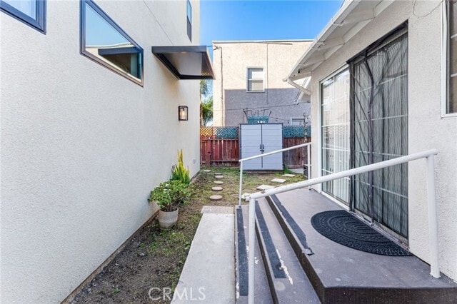 Building Photo - 2430 E 7th St