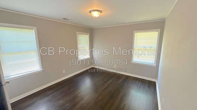 Building Photo - 1570 Jay Cove