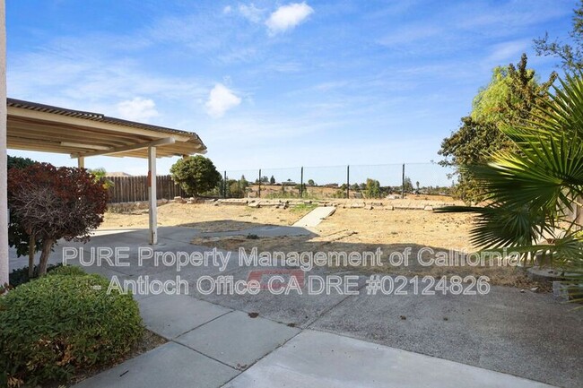 Building Photo - 2304 Yorkshire Ct