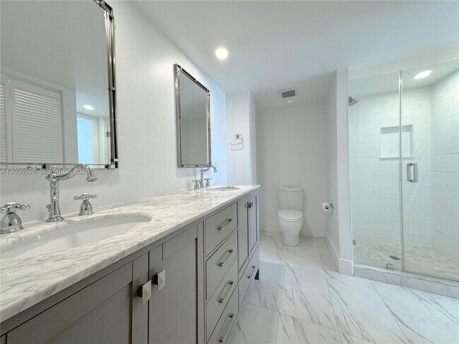 Building Photo - 210 Seaview Dr