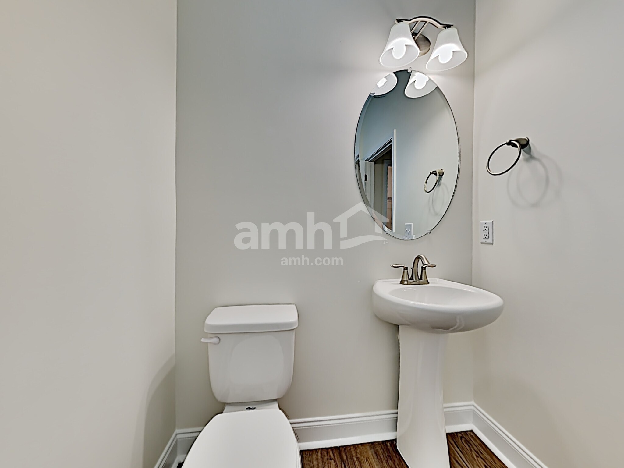 Building Photo - 315 Lakeside Blvd