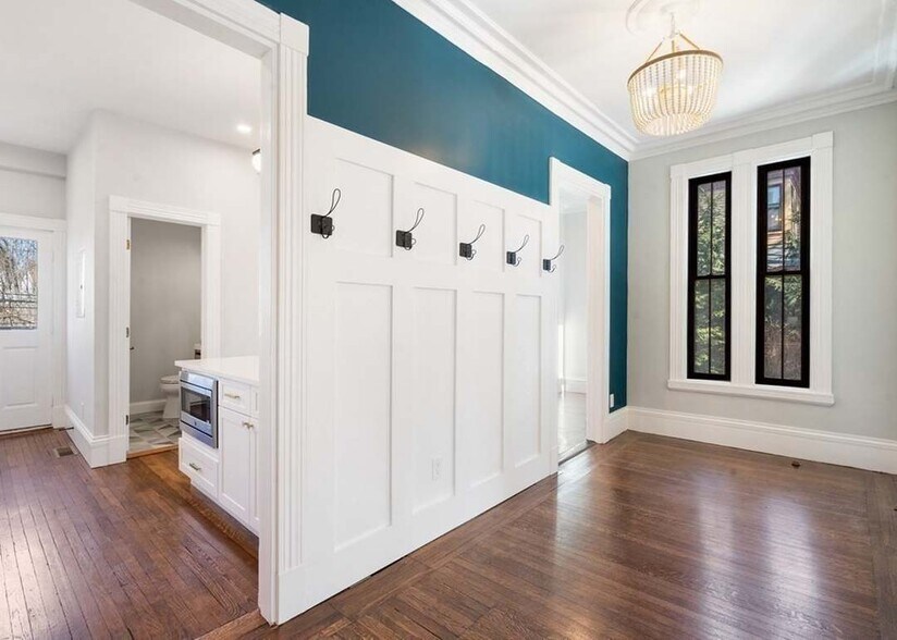 Building Photo - 31 Monadnock St
