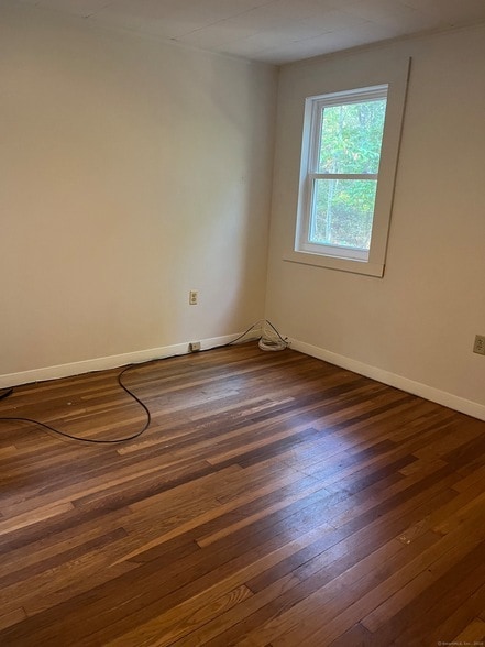 Building Photo - 103 Pequotsepos Rd