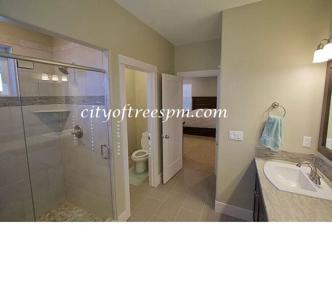 Building Photo - Harris Crossing at Harris Ranch.