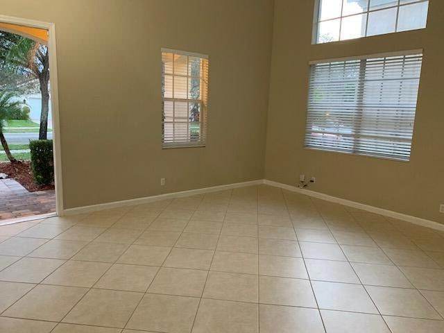 Building Photo - 6729 Bulrush Ct