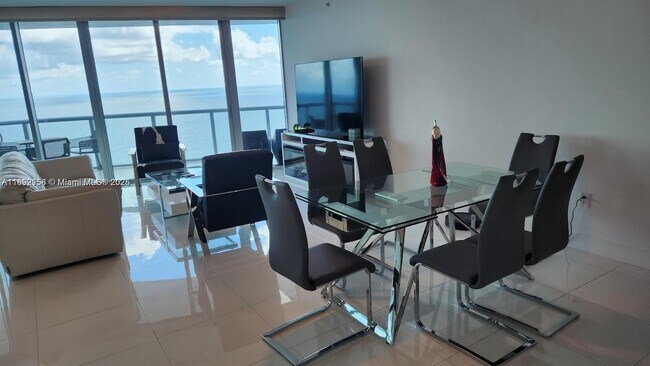 Building Photo - 17001 Collins Ave