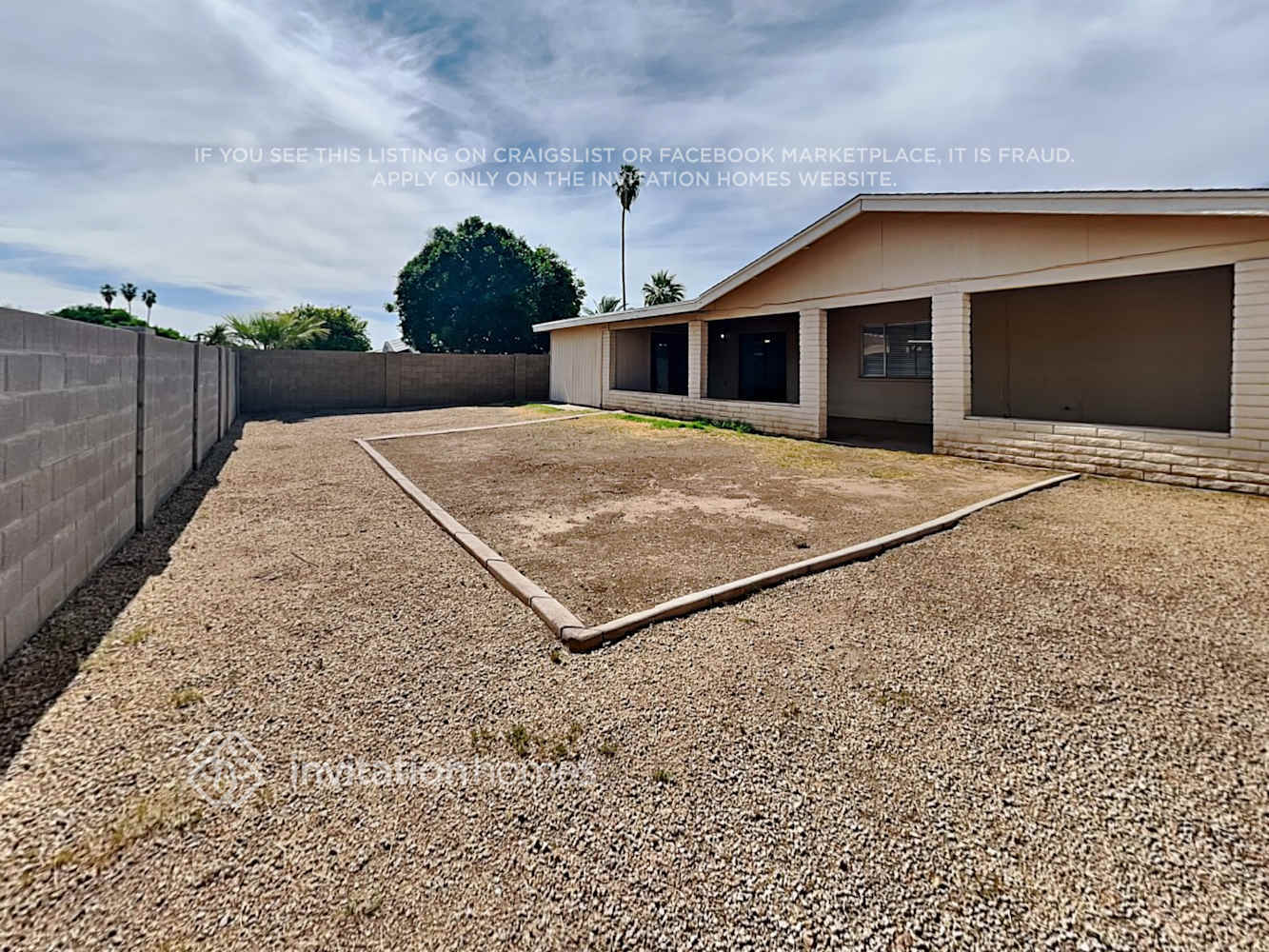 Building Photo - 2911 W Laurel Ln