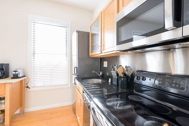 Building Photo - 1822 15th St NW