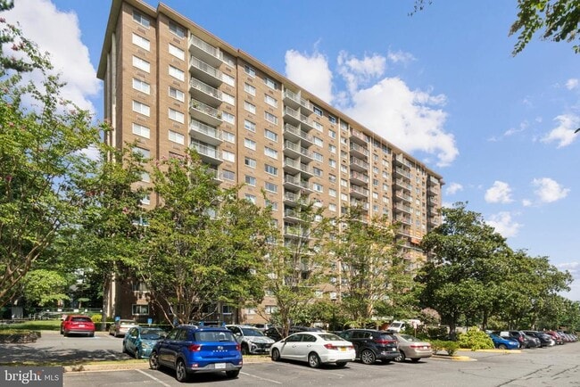 Building Photo - 2059 Huntington Ave