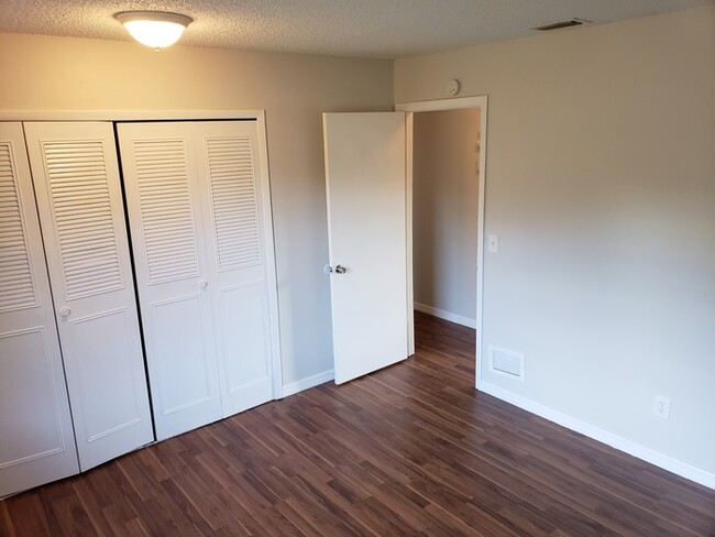 Building Photo - 2904 Foxdale Dr