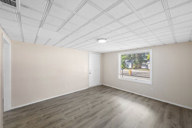 Building Photo - Cute St Pete Bungalow 3/1